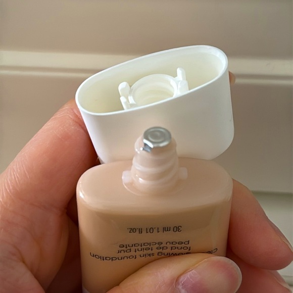 Sephora Collection Clean Glowing Skin Foundation - shade 7 - Picture 3 of 3